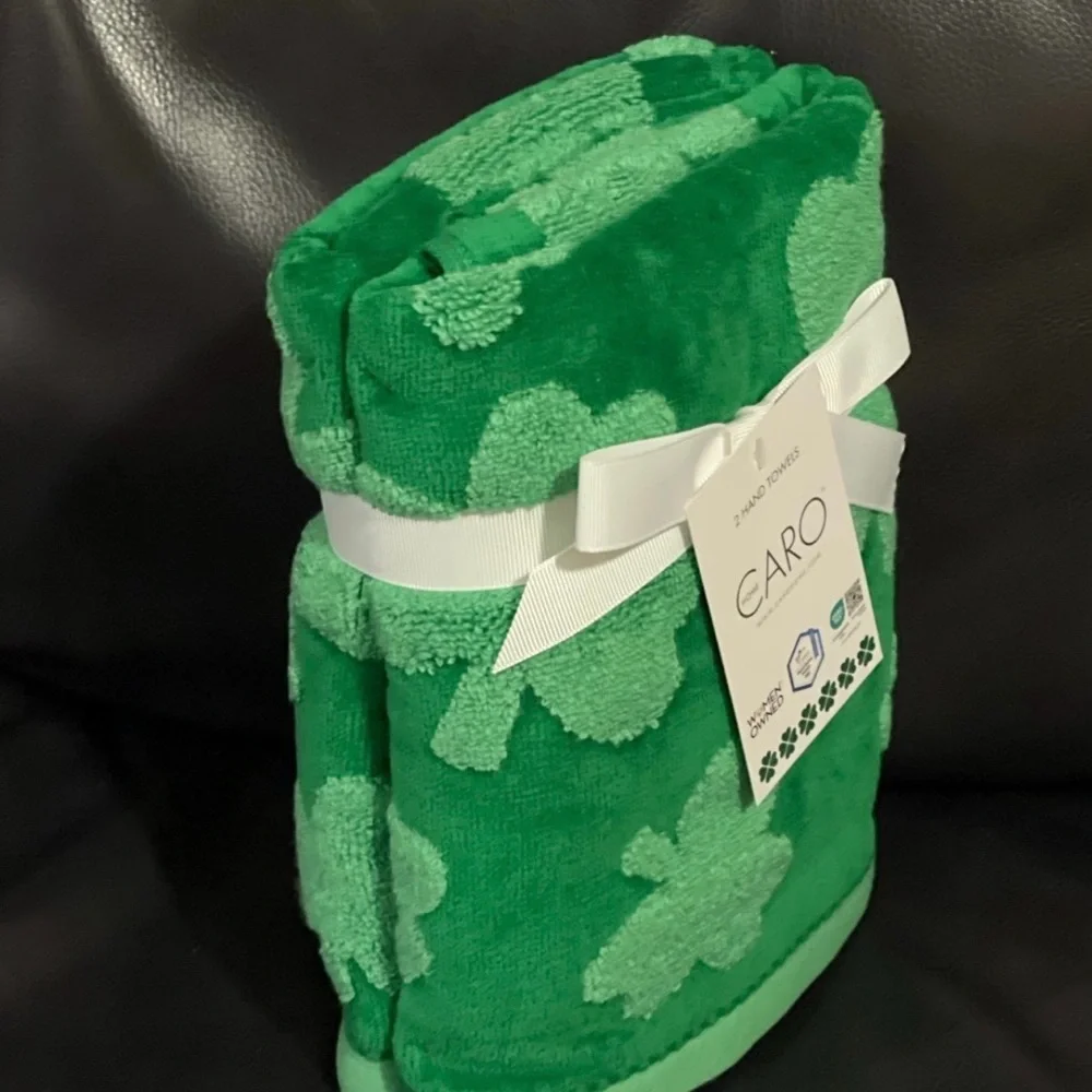 CARO HOME St Patricks Shamrock Hand Towels, Set of 2